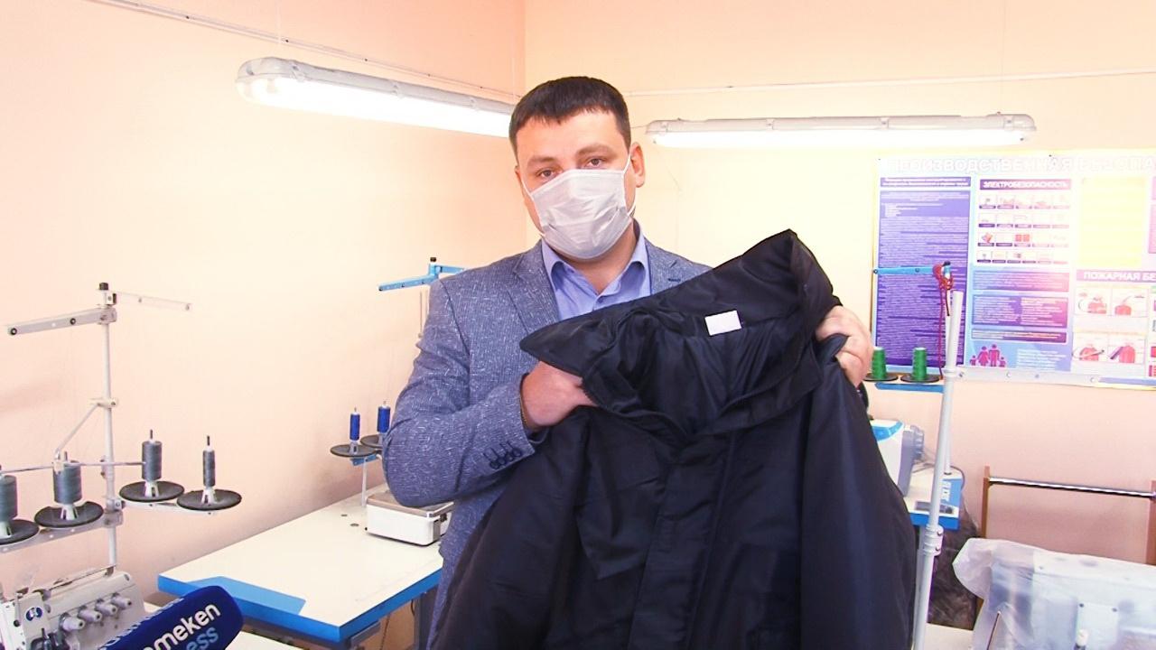 Карагандинским силовикам предприниматель из Сарани подарил теплые вещи.