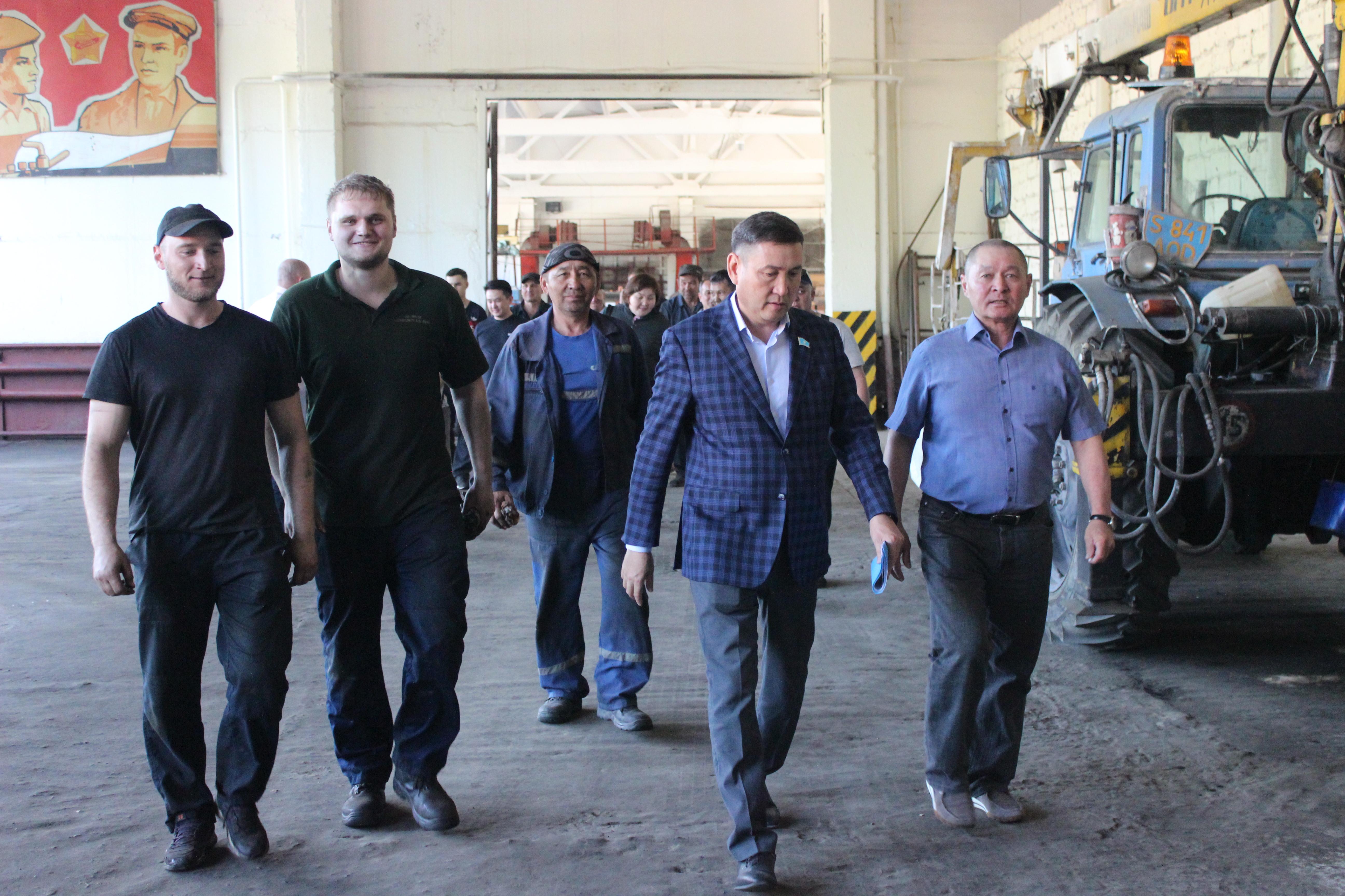 Павлодар: Что надо, чтобы люди знали о референдуме 5 июня?