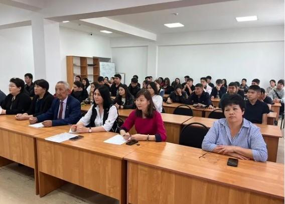Молодежи столицы разъясняют поправки