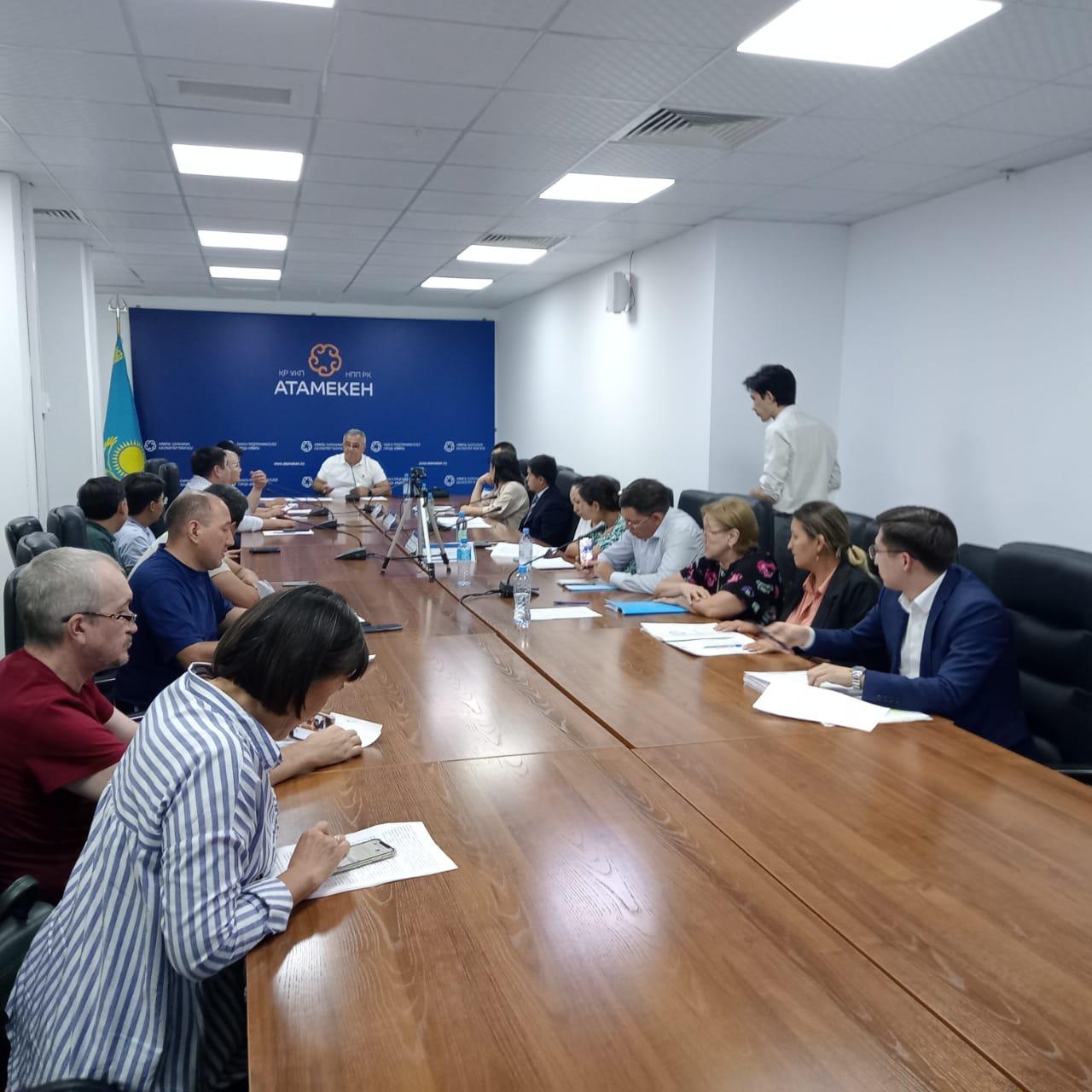  В Алматы недостаточное обеспечение газовых АЗС для заправки пассажирских автобусов
