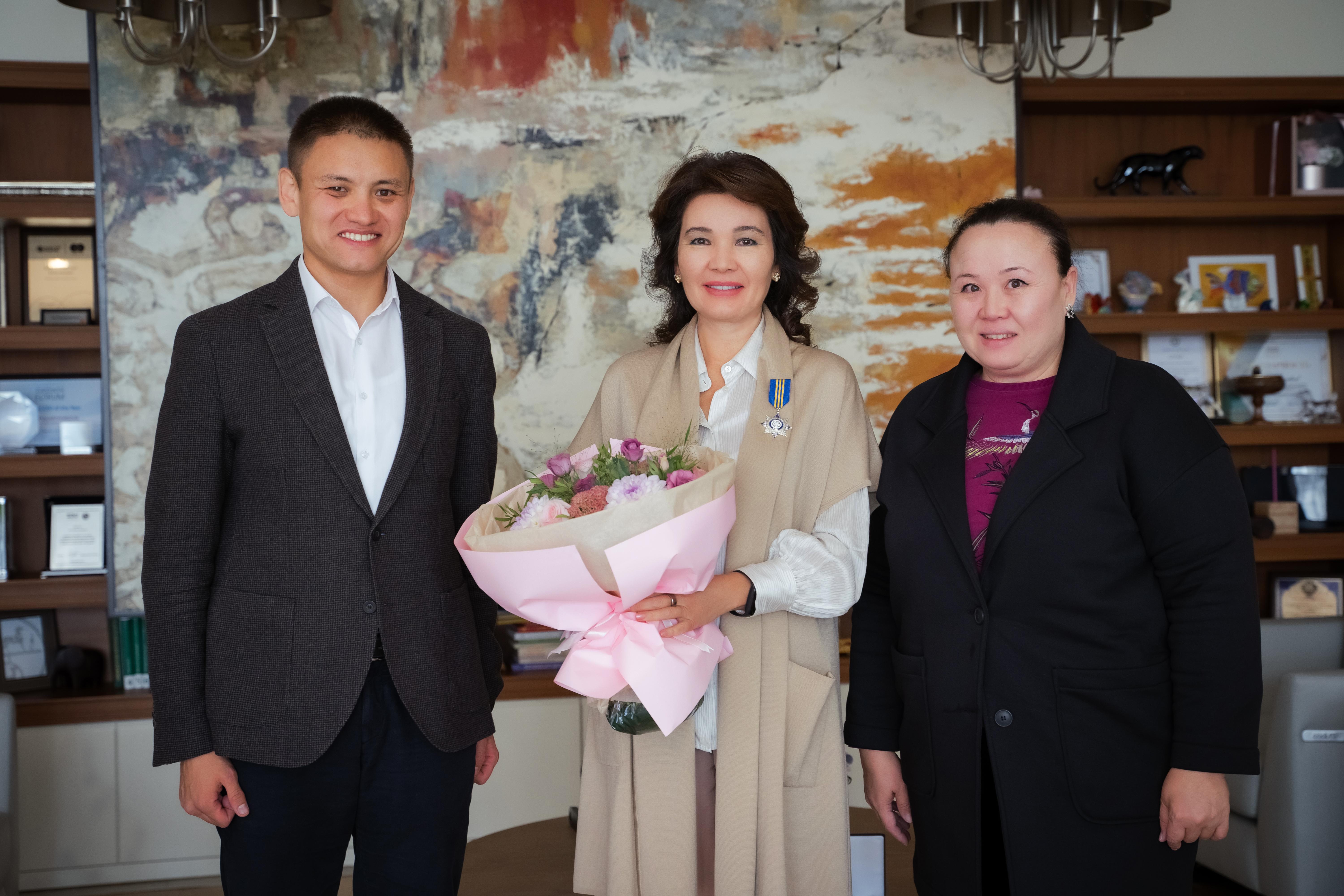 Умут Шаяхметова награждена медалью «За верность делу»  