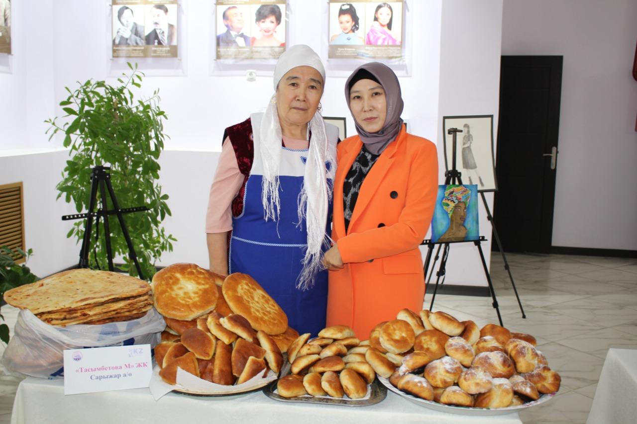 Ақтөбеде Әйелдер кәсіпкерлігін дамыту орталығының курс түлегі ауыл әйелдерінің форумы барысында өз тәжірибесімен бөлісті