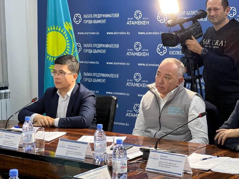 Шымкентские мукомолы жалуются на катастрофическую задержку зерновозов с севера страны