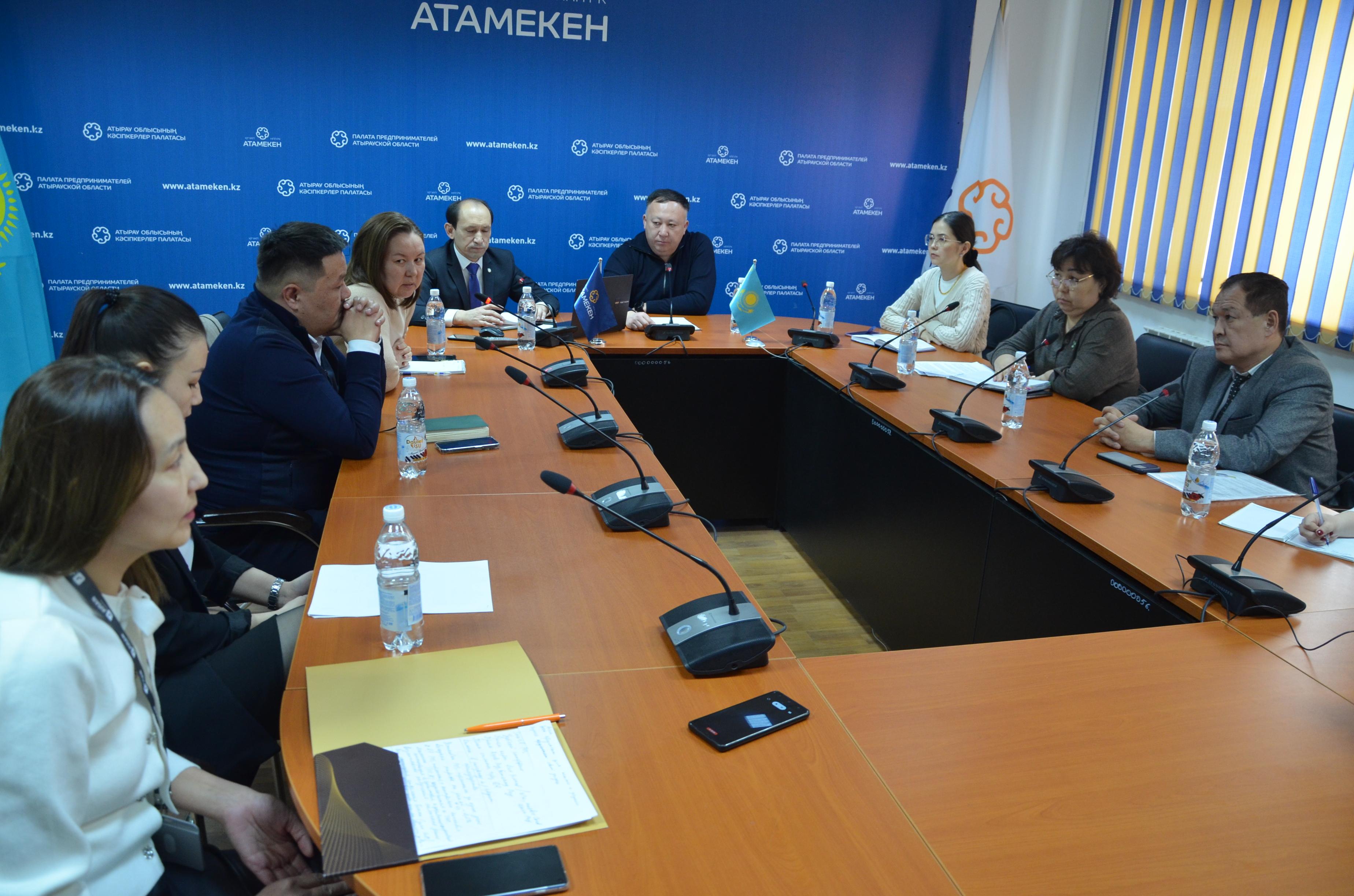 Высокие комиссии банков тормозят переход бизнеса к безналичным платежам
