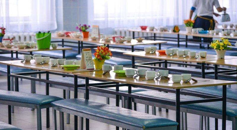 Поставщиков школьного питания в Астане освободили от незаконных расходов