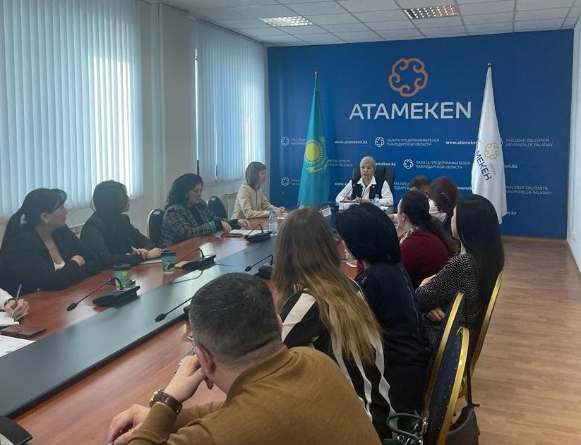 Предприниматели в Павлодарском «Атамекене» поблагодарили судей за успешное разрешение споров