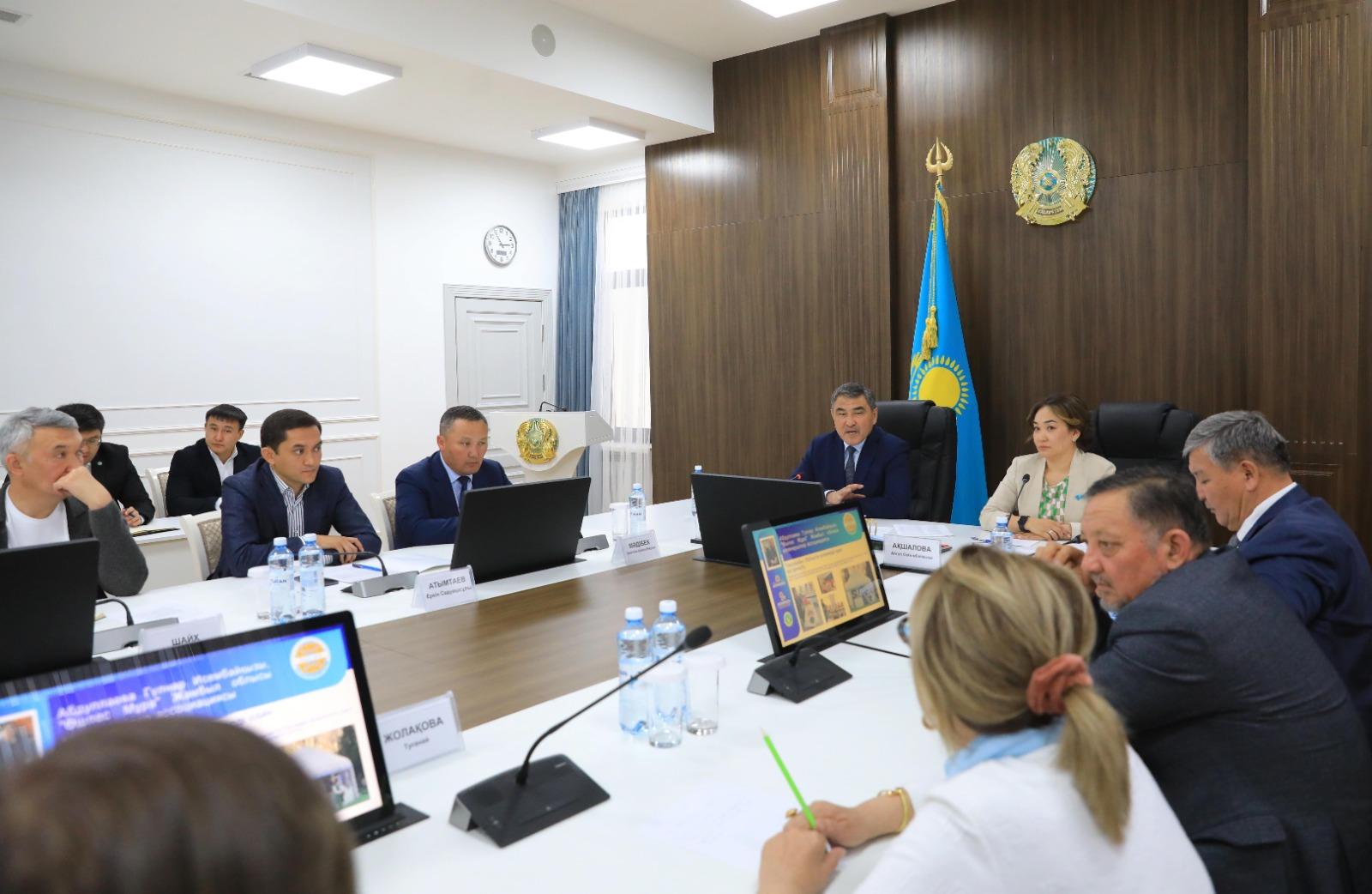 Жамбыл облысының әкімі Нұржан Нұржігітов кәсіпкерлер палатасының жанындағы Іскер әйелдер кеңесімен кездесті 