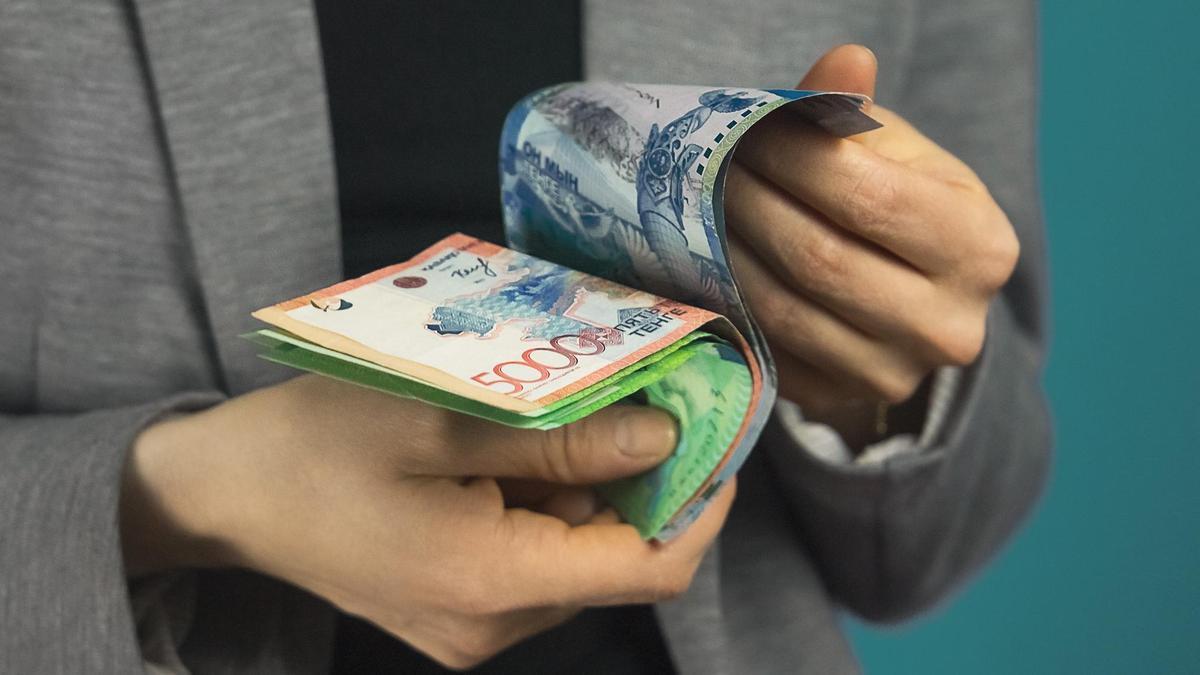 В Казахстане увеличилась средняя заработная плата