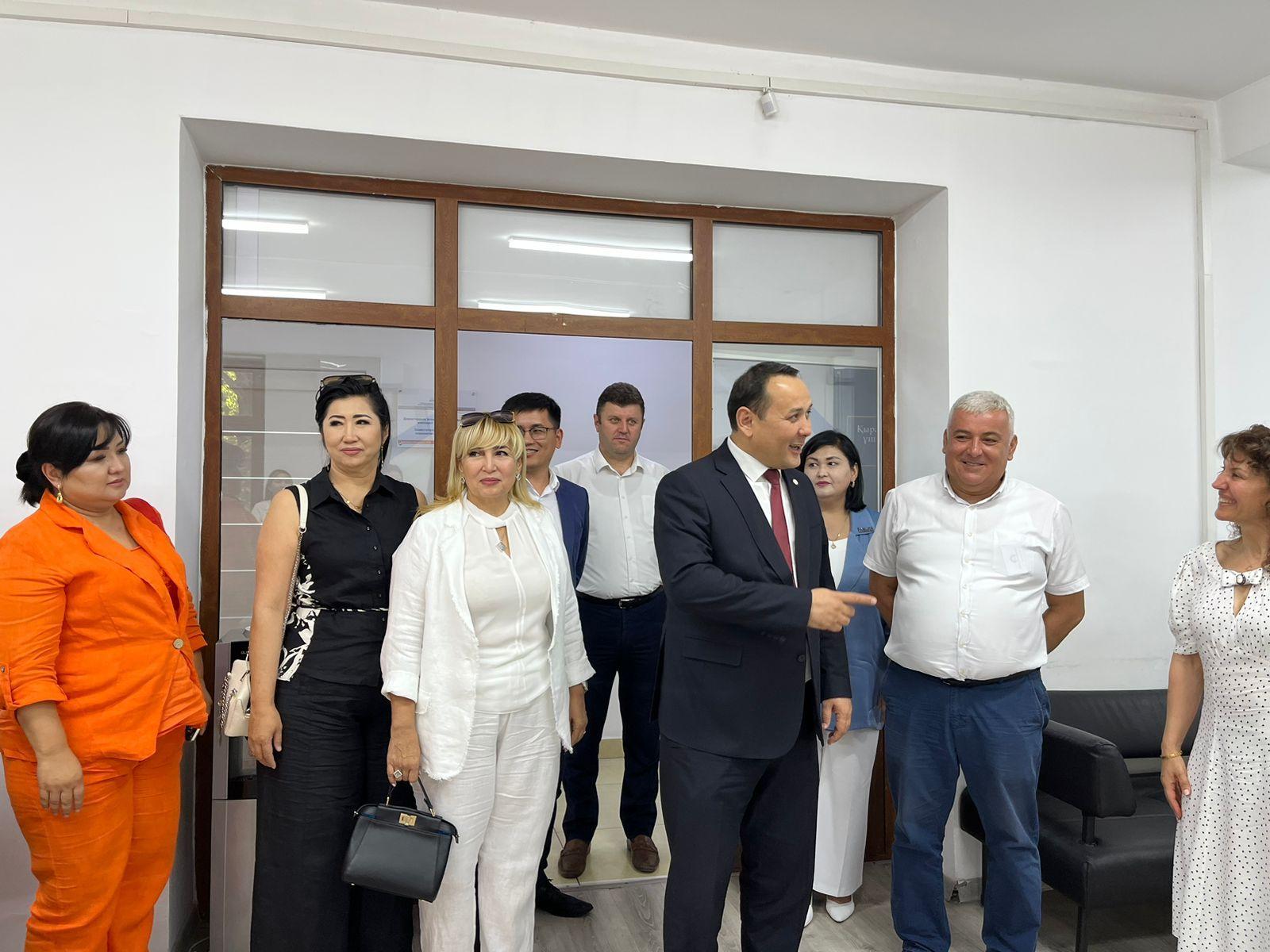 Түркияның Қазақстандағы төтенше және өкілетті елшісі Мұстафа Капуджу және жұбайы Aху Kапуджу Іскер әйелдер кеңесімен кездесті