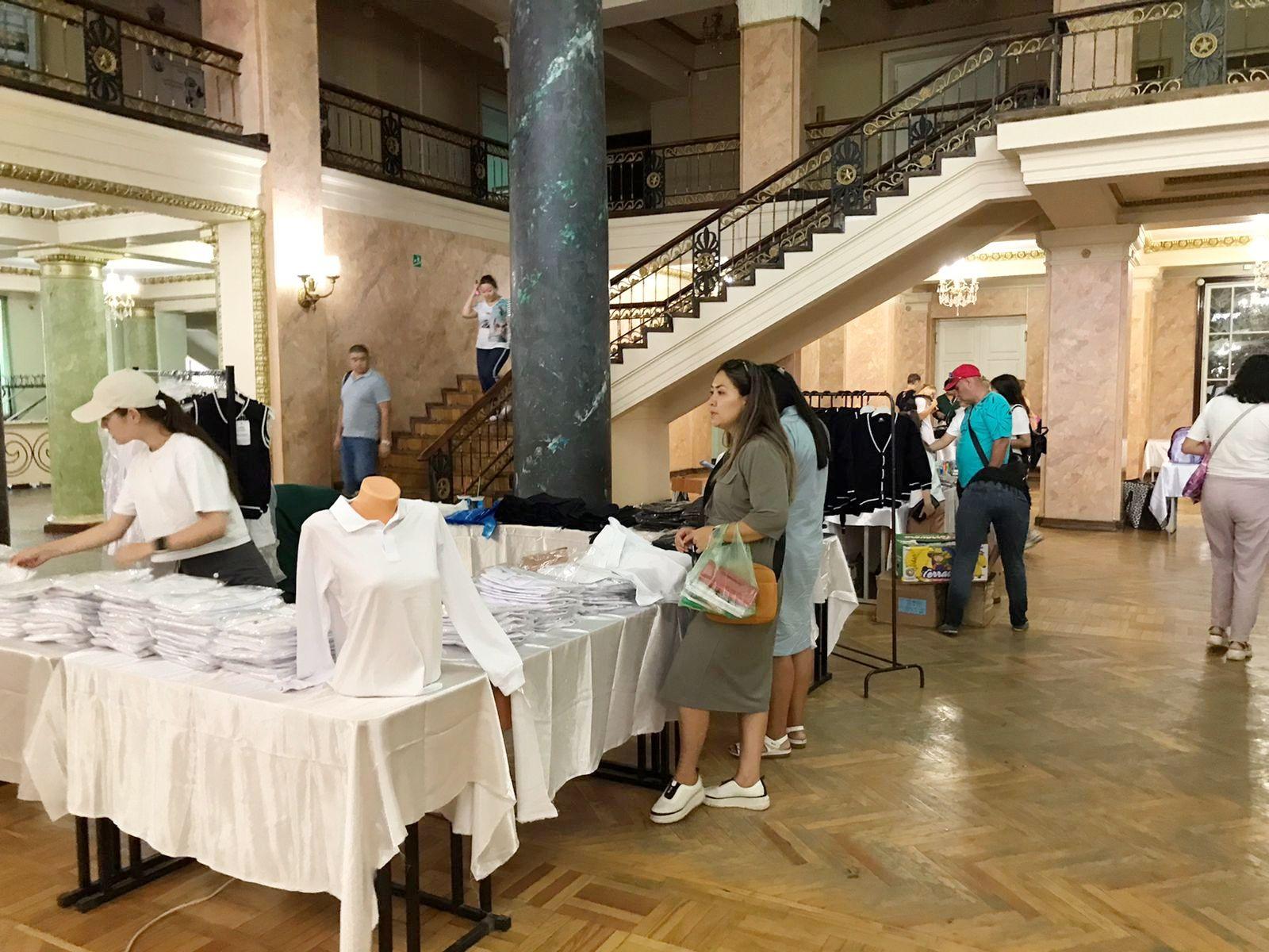 Производители ВКО представили свою продукцию на ярмарке школьных товаров