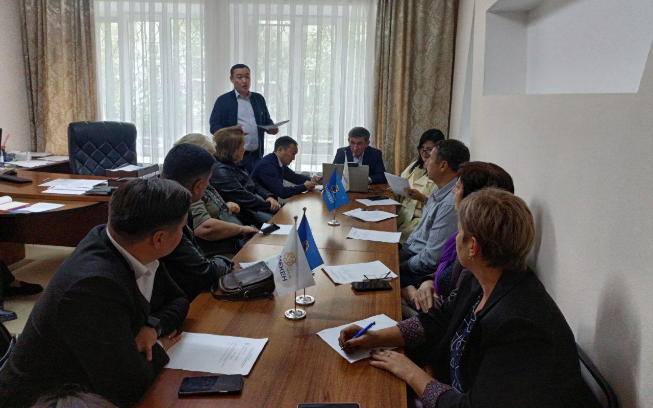 Проблема отсутствия полувагонов в области Абай требует решения