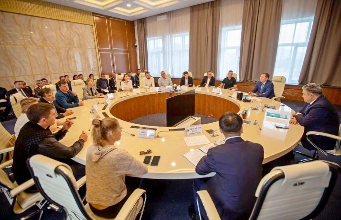 Аким ВКО обсудил с предпринимателями пути решения проблем в сфере внутреннего туризма