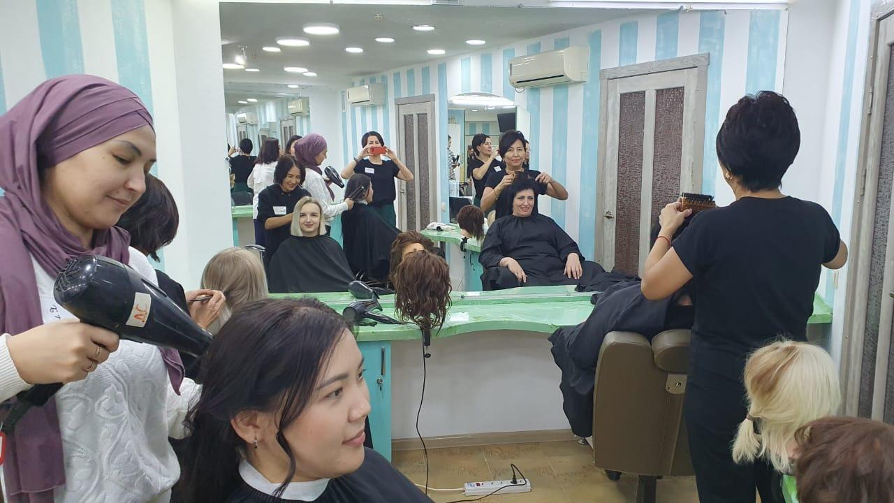 Еще 45 актюбинок бесплатно получили новую профессию