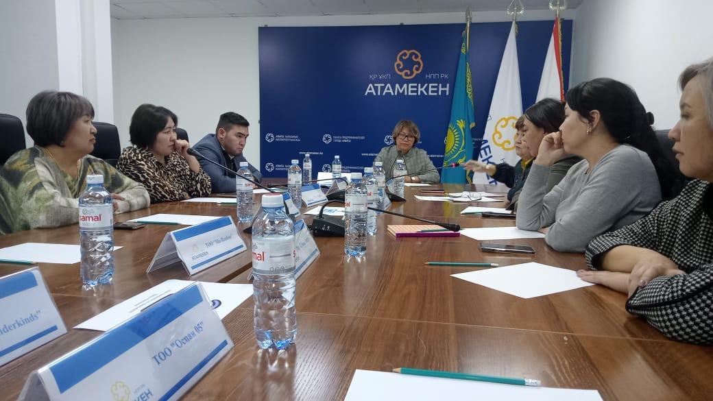 Проблемы частных детских садов обсудили в Алматы