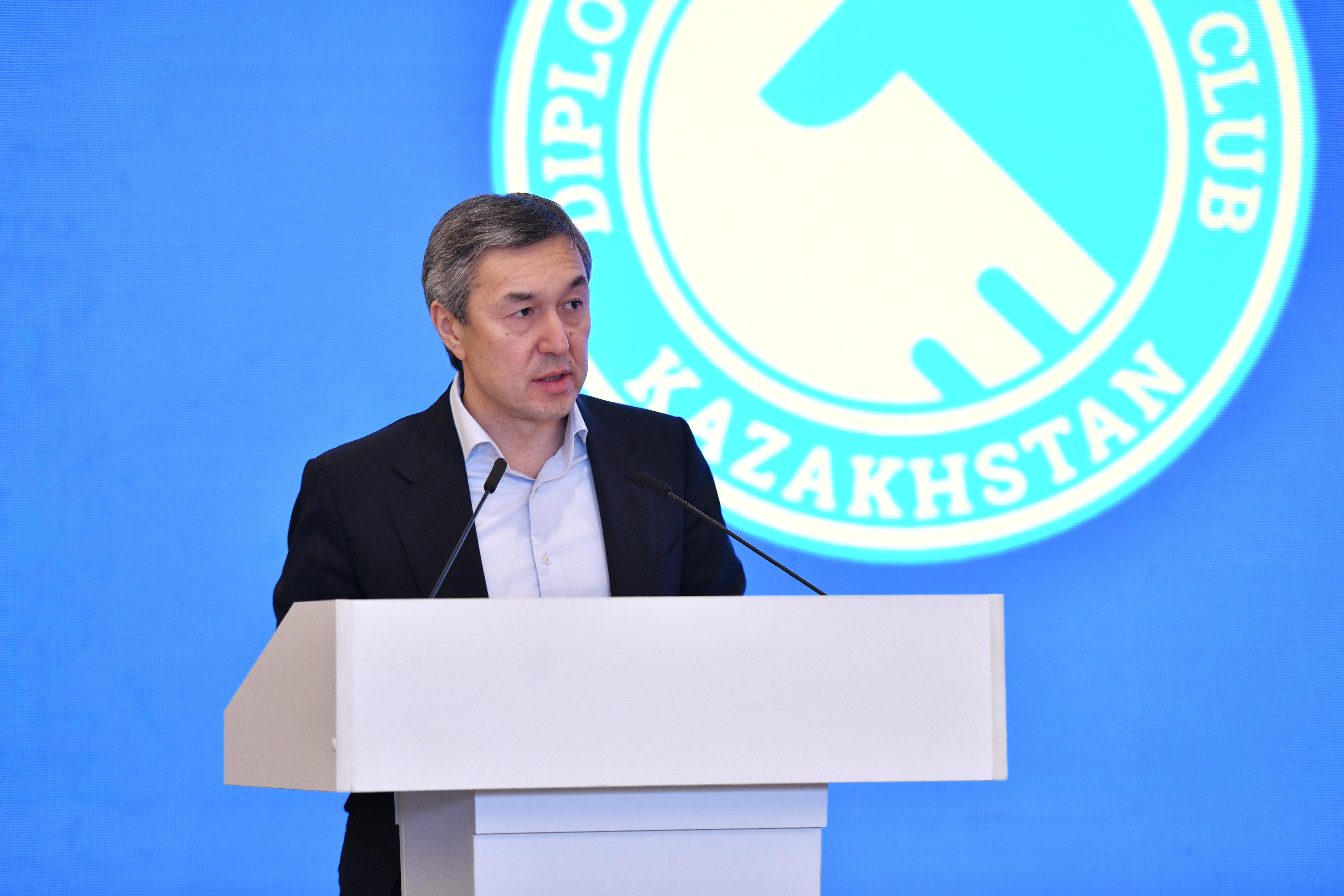 Раимбек Баталов принял участие во встрече Дипломатического Бизнес клуба в Астане