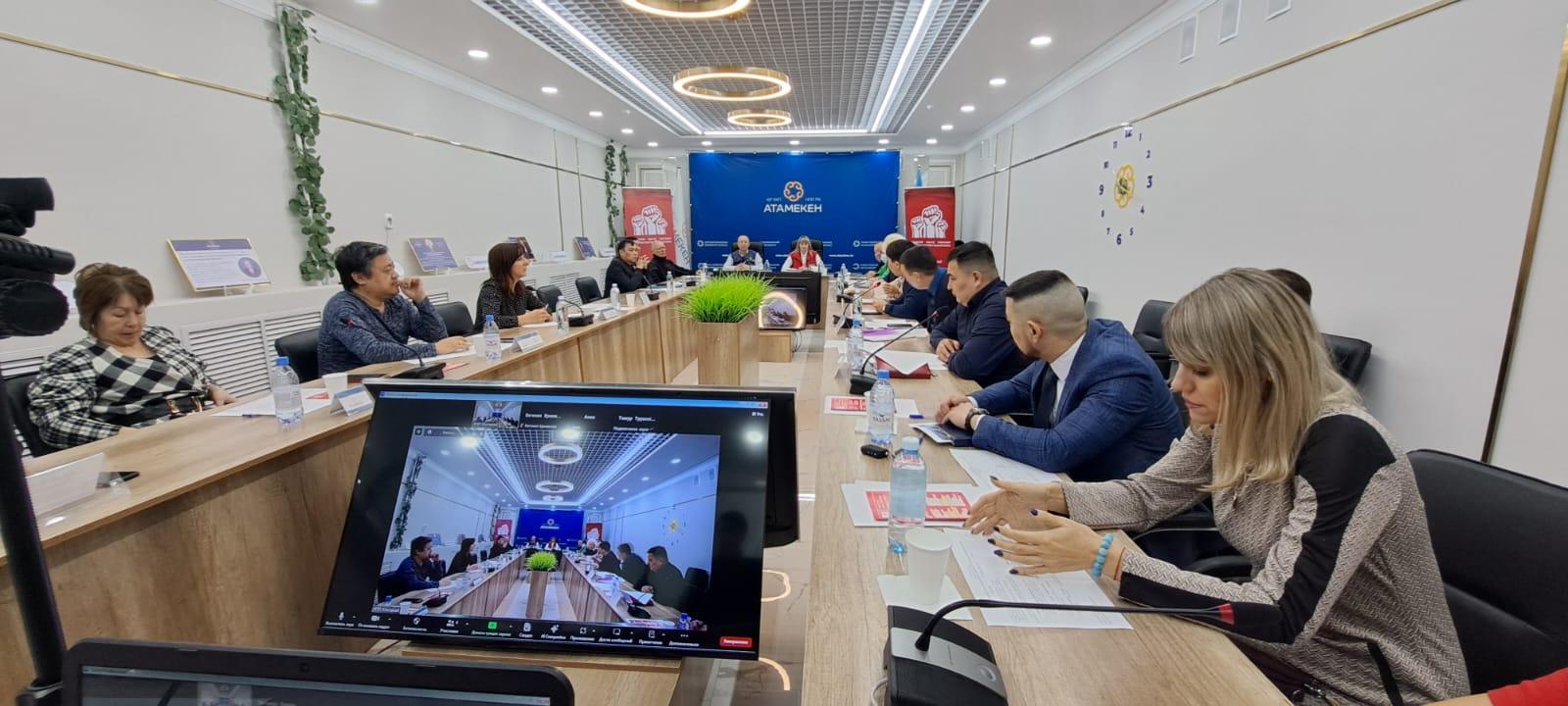 На площадке Палаты предпринимателей Костанайской области обсудили злободневную проблему с мусором в областном центре. 