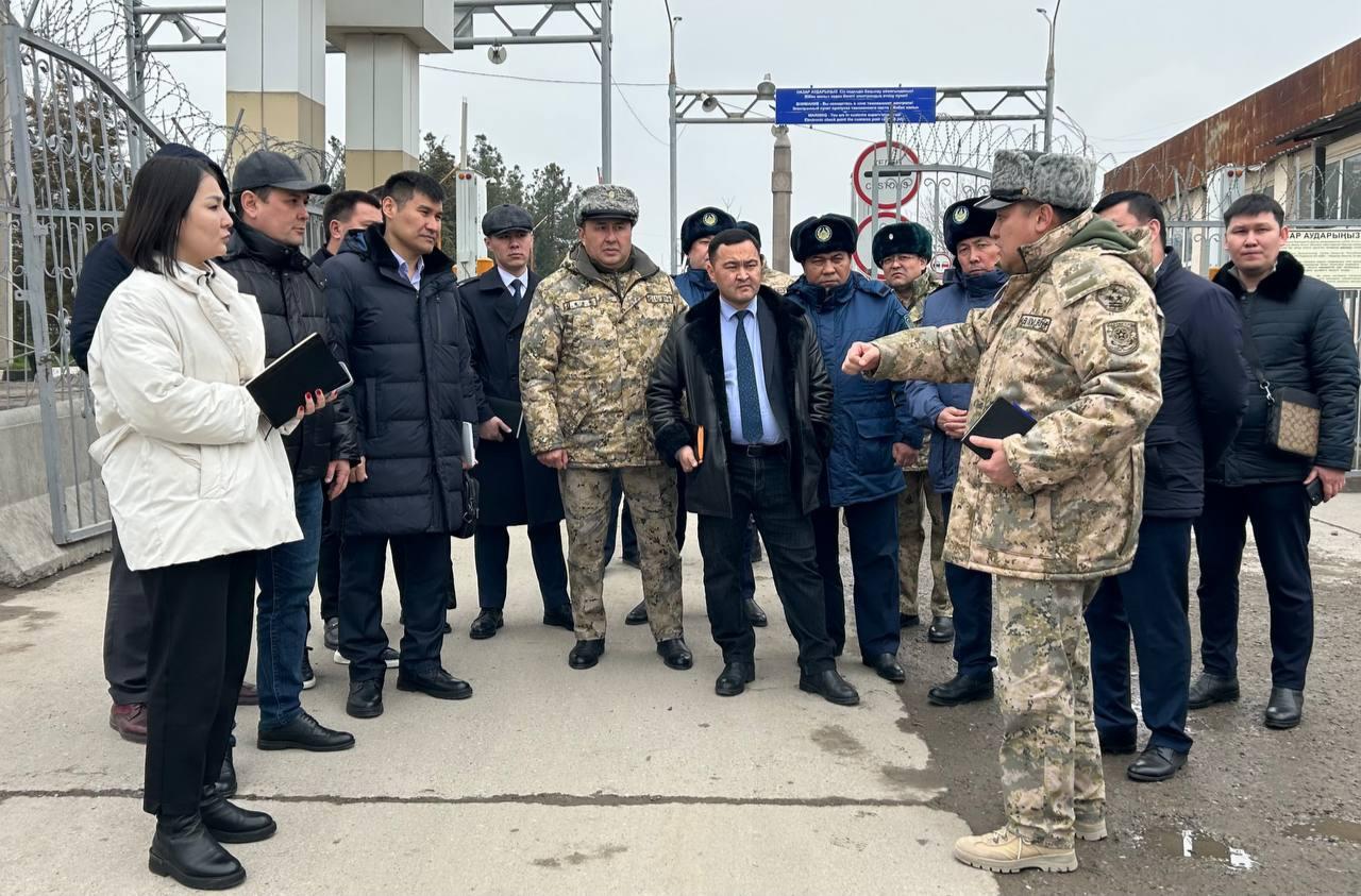 Түркістан: «Жібек жолы» кеден бекетіндегі мәселелерді зерделеу бойынша жиын өтті