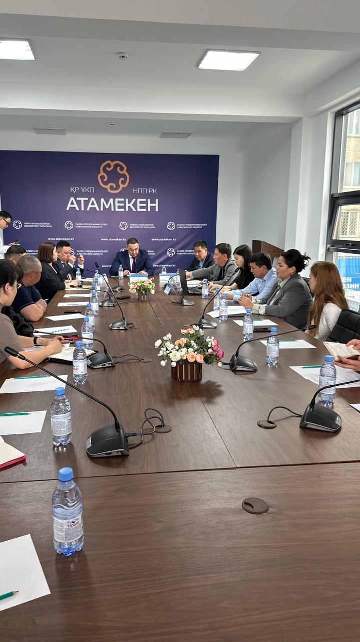 Агроөнеркәсіптік кешен қандай бағытта жұмыстар атқарып жатыр?