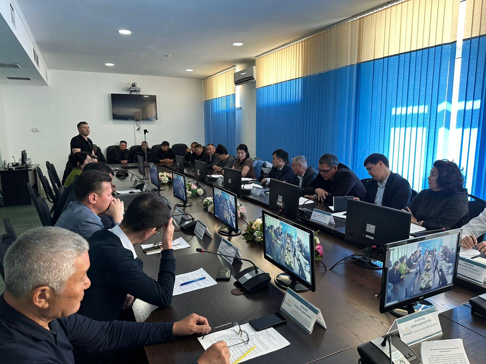 Саябақ кәсіпкерлері Тараз қалалық әкімдік қызметкерлеріне шағымданды 