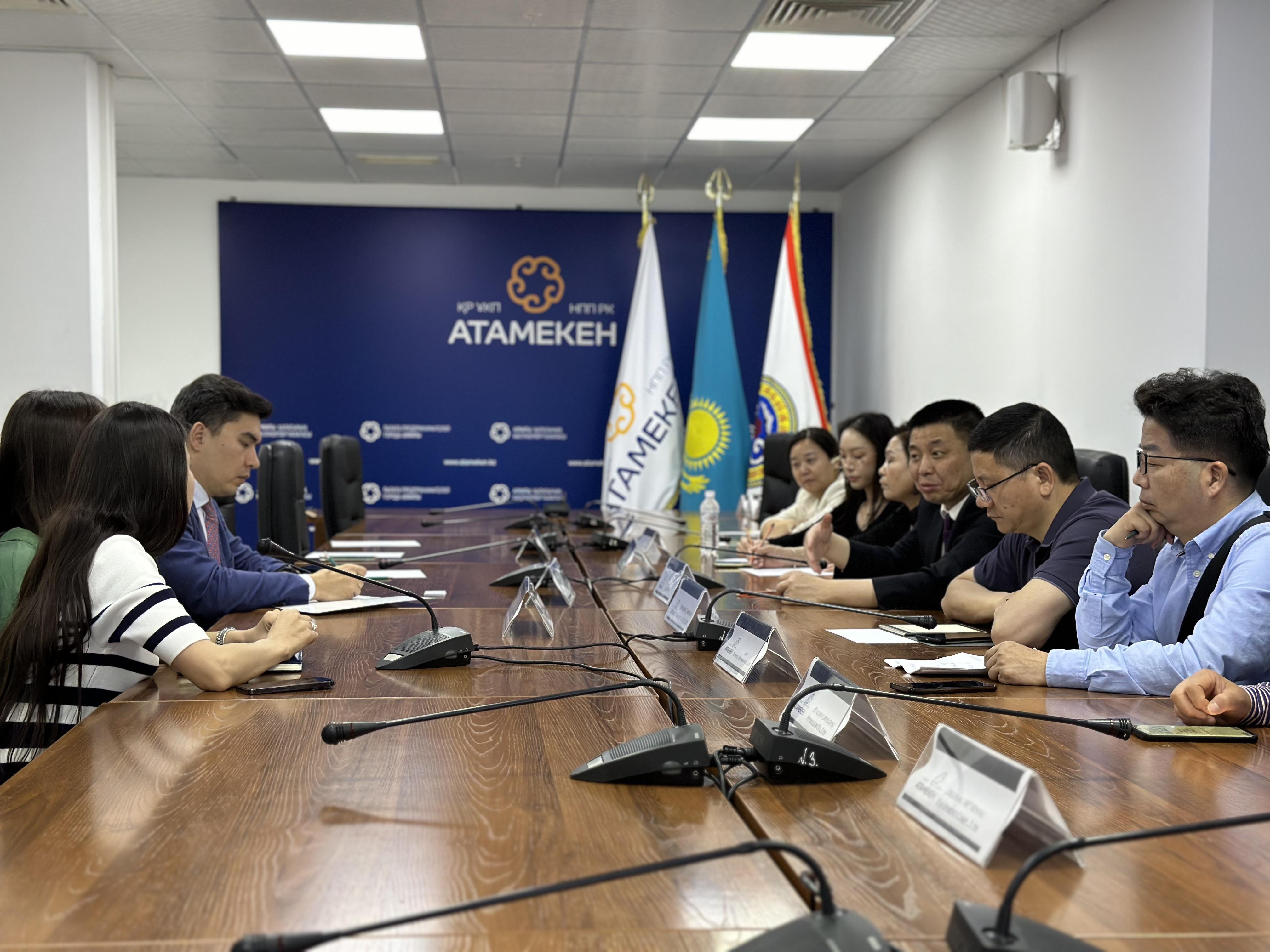 Алматы посетила большая делегация предпринимателей из Поднебесной