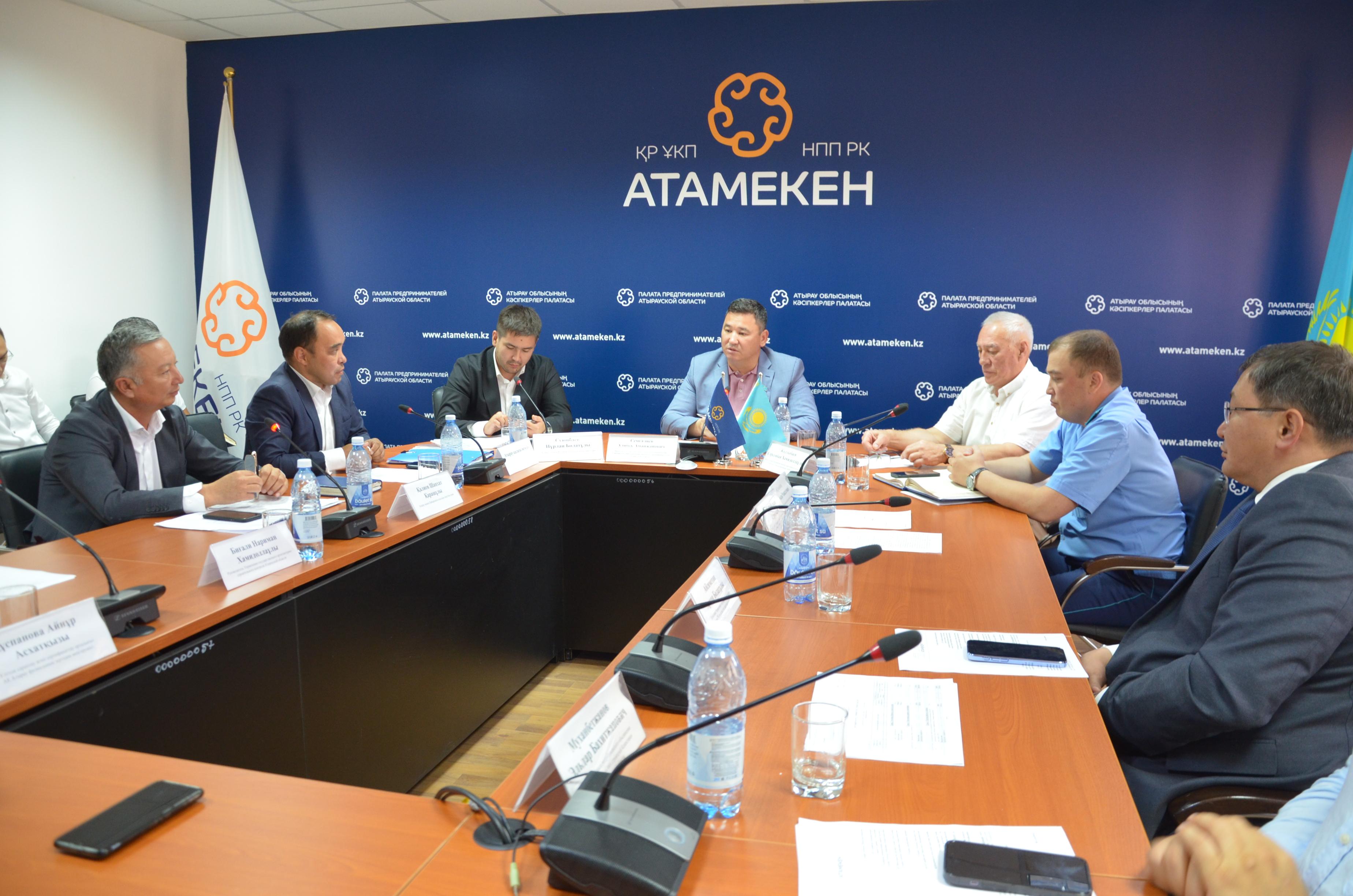 В Атырау акимат отказывается оплатить услуги предпринимателя за возведение дамб