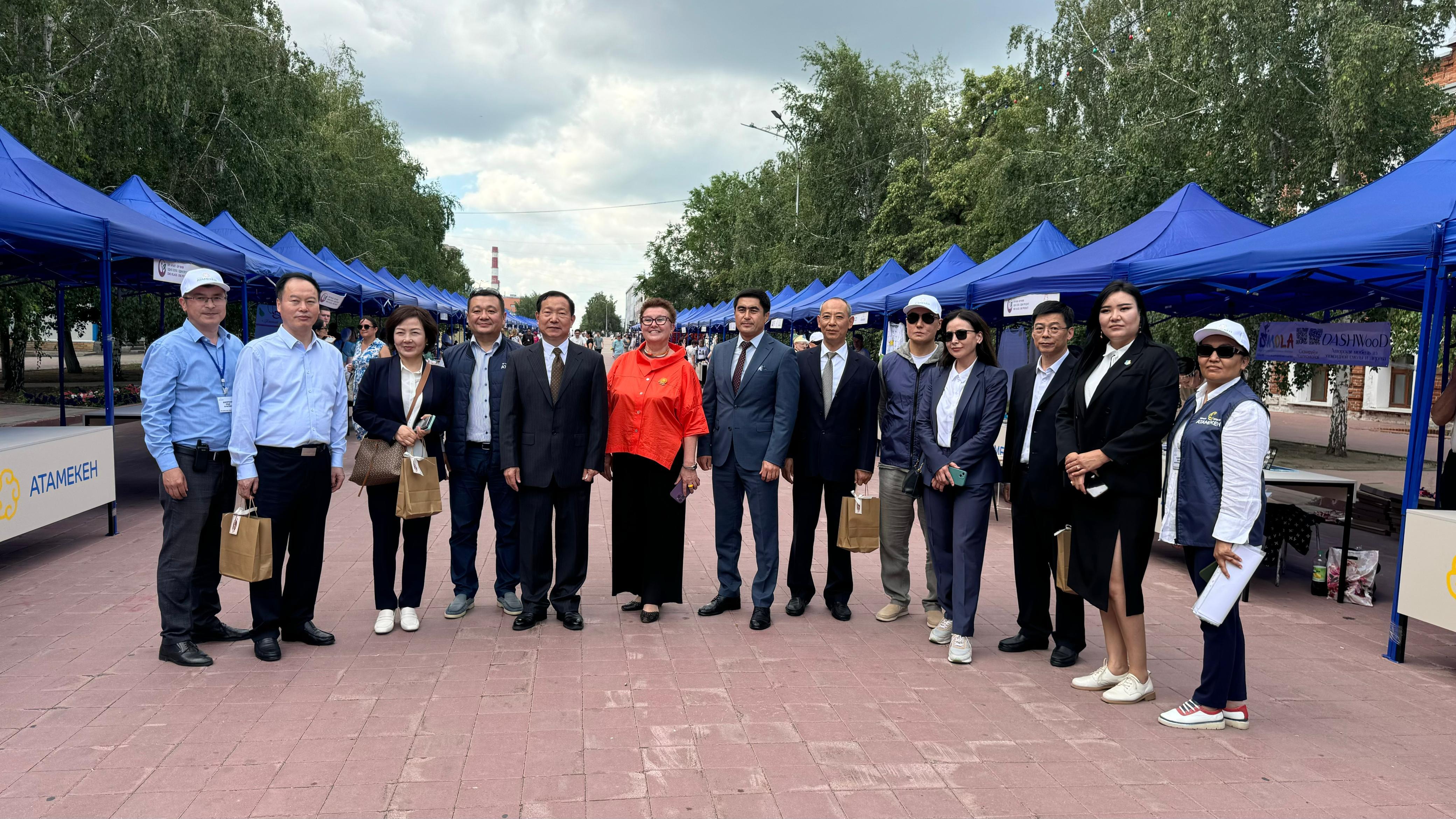 Китайская делегация посетила выставку проекта «Одно село- один продукт» НПП РК «Атамекен» в Костанае