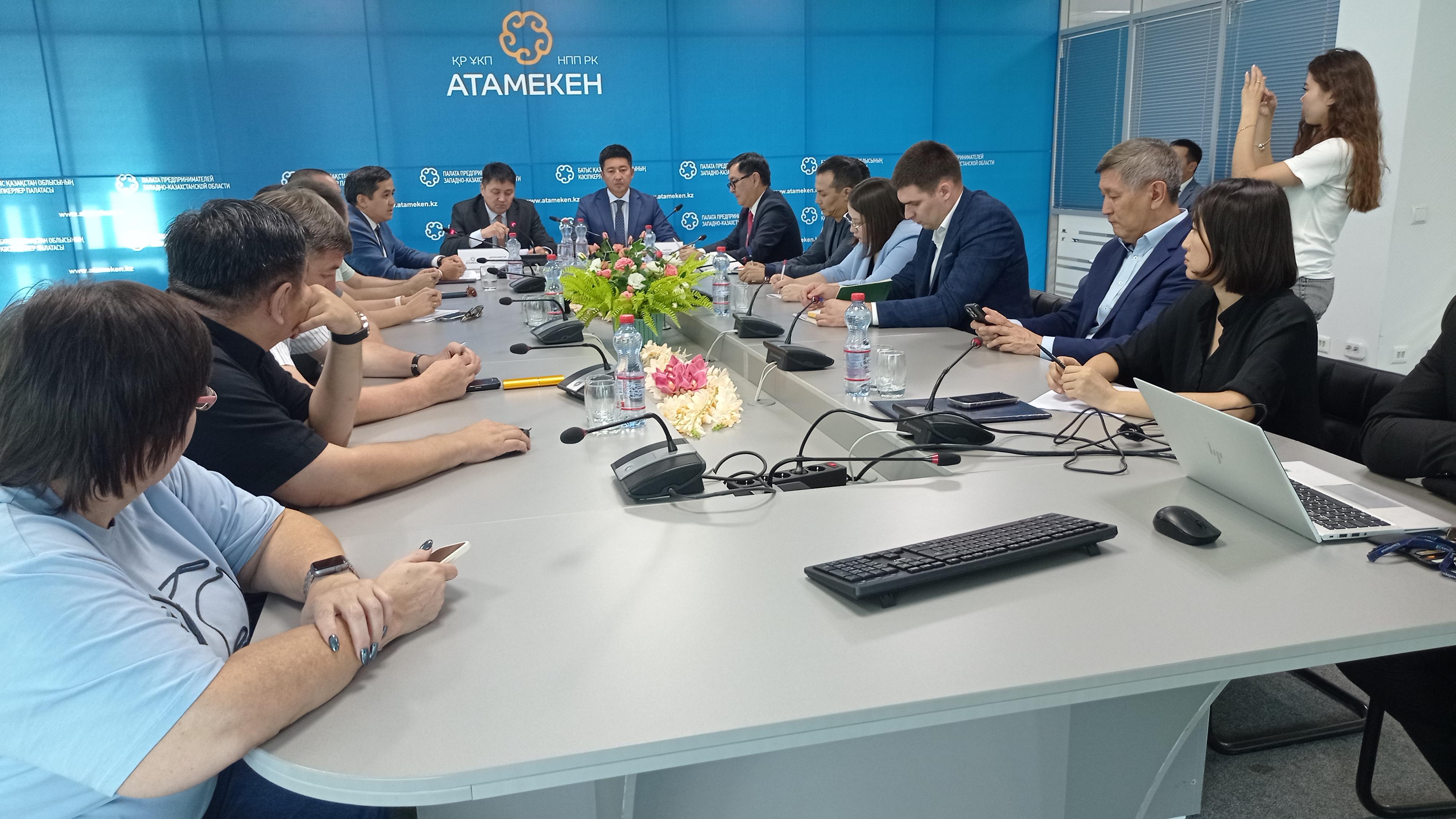 Заседание отраслевого совета с участием представителя руководства области         