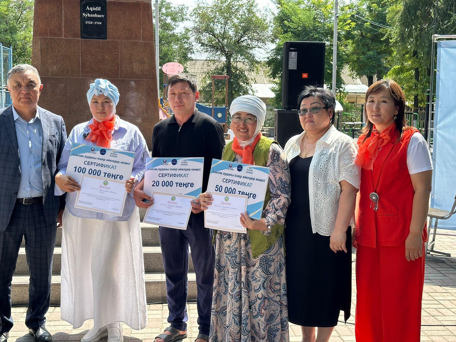 Байзақ ауданының кәсіпкер әйелдерінің жәрмеңкесі өтті