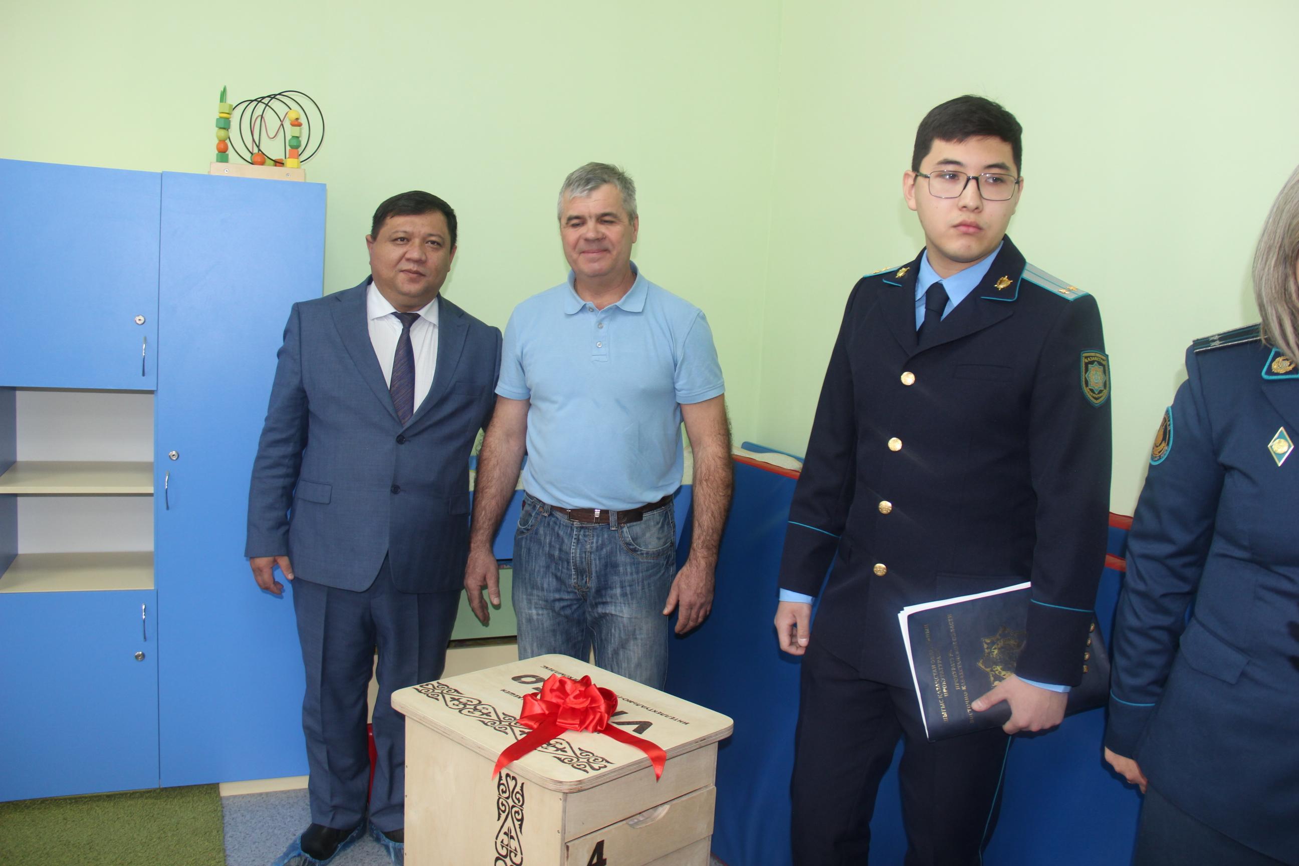 Социальный предприниматель ВКО подарил инновационный игровой комплект детскому центру