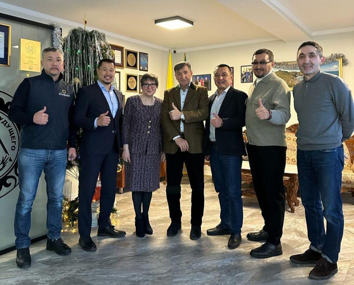 Палата предпринимателей города Астаны поздравила основателей компании «Ясный вид» с юбилеем успешного бизнеса