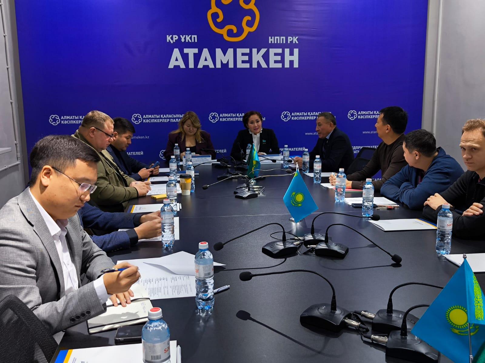 В Алматы обсудили новые нормы налогового законодательства с депутатом Мажилиса Каракат Абден