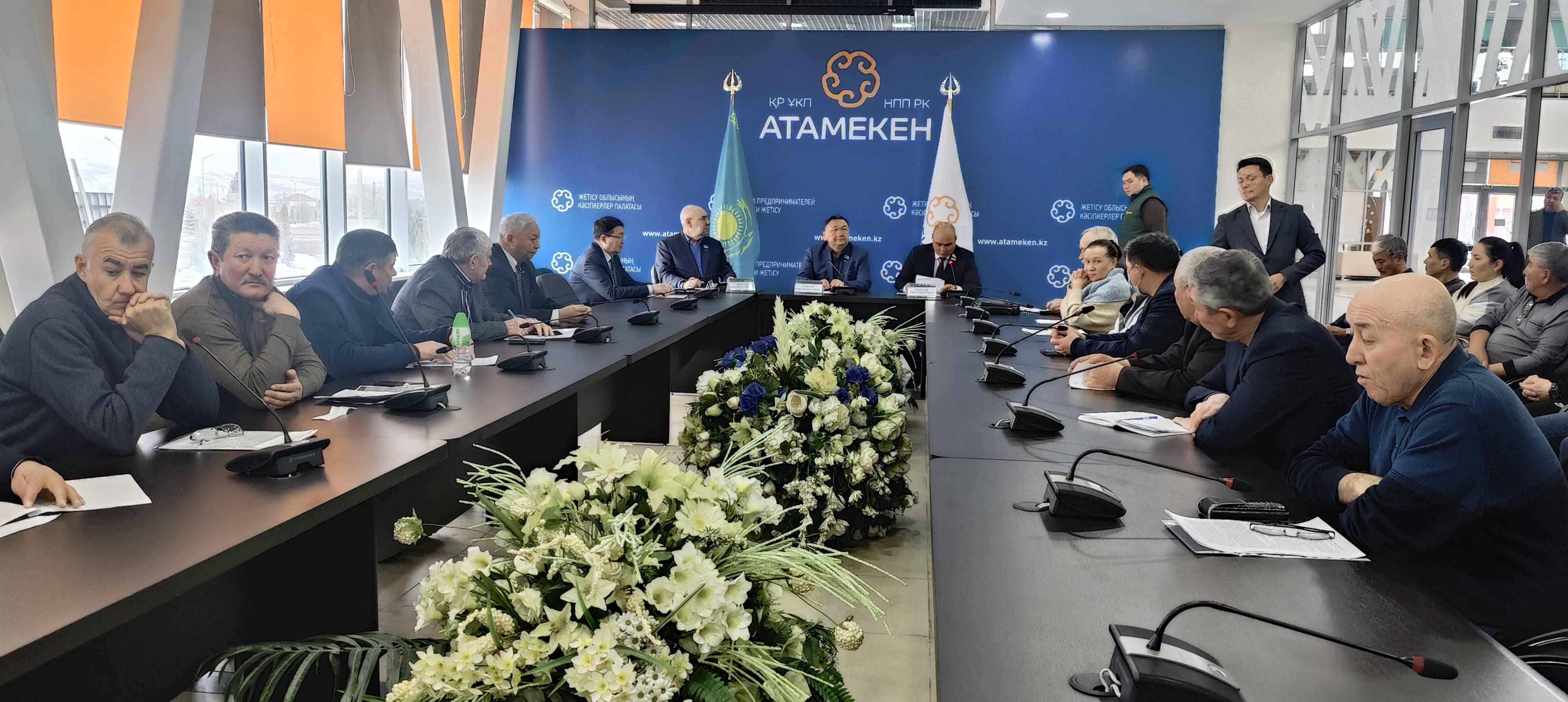 Депутаты Мажилиса обсудили с бизнесом проблемы агросектора Жетісу 