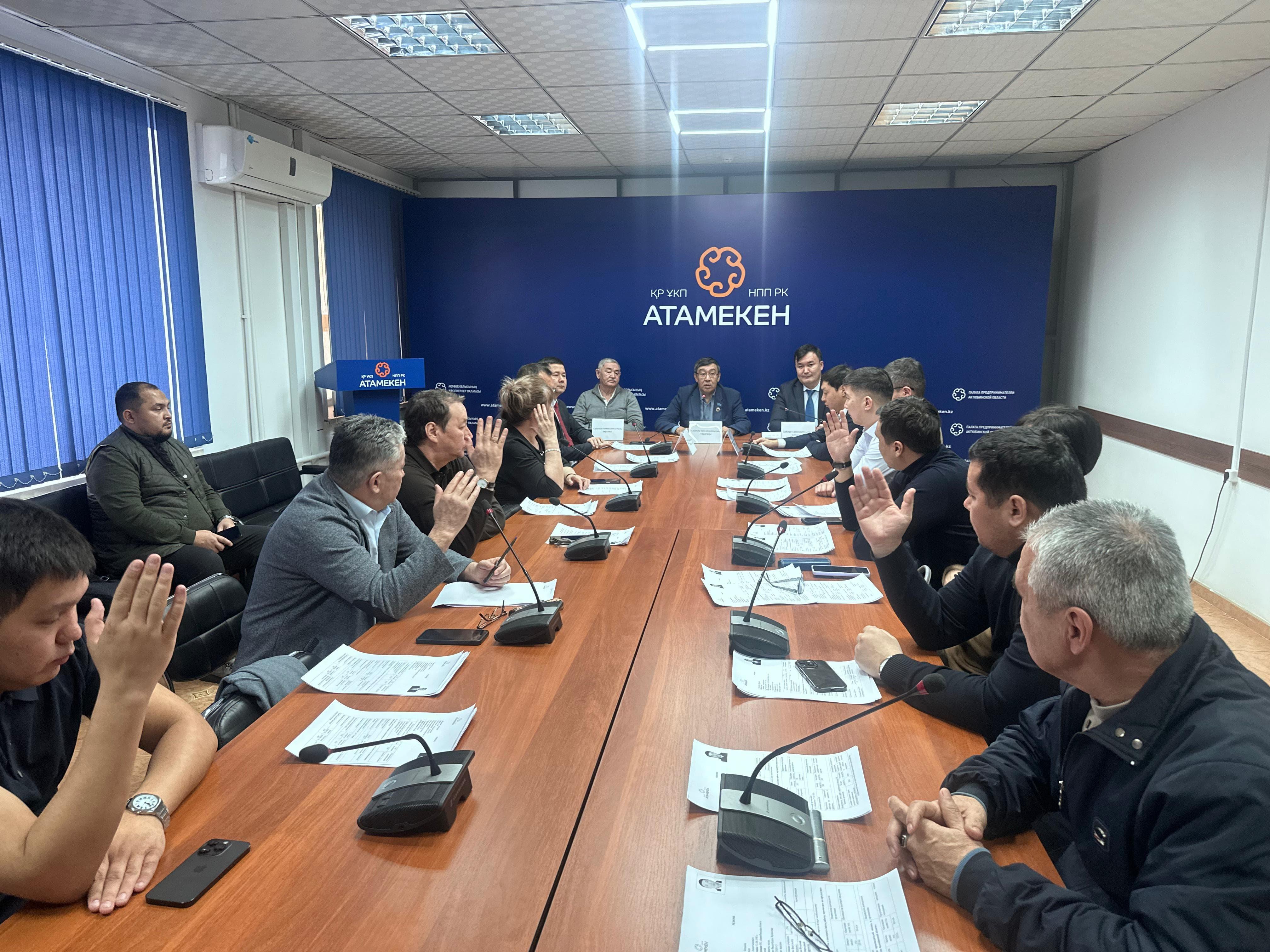 В Актобе проходят выборы делегатов в Региональный совет палаты