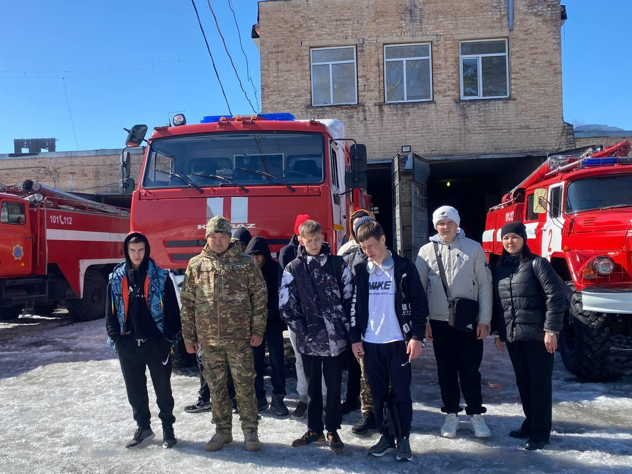 Студенты колледжа района Алтай посетили пожарную часть