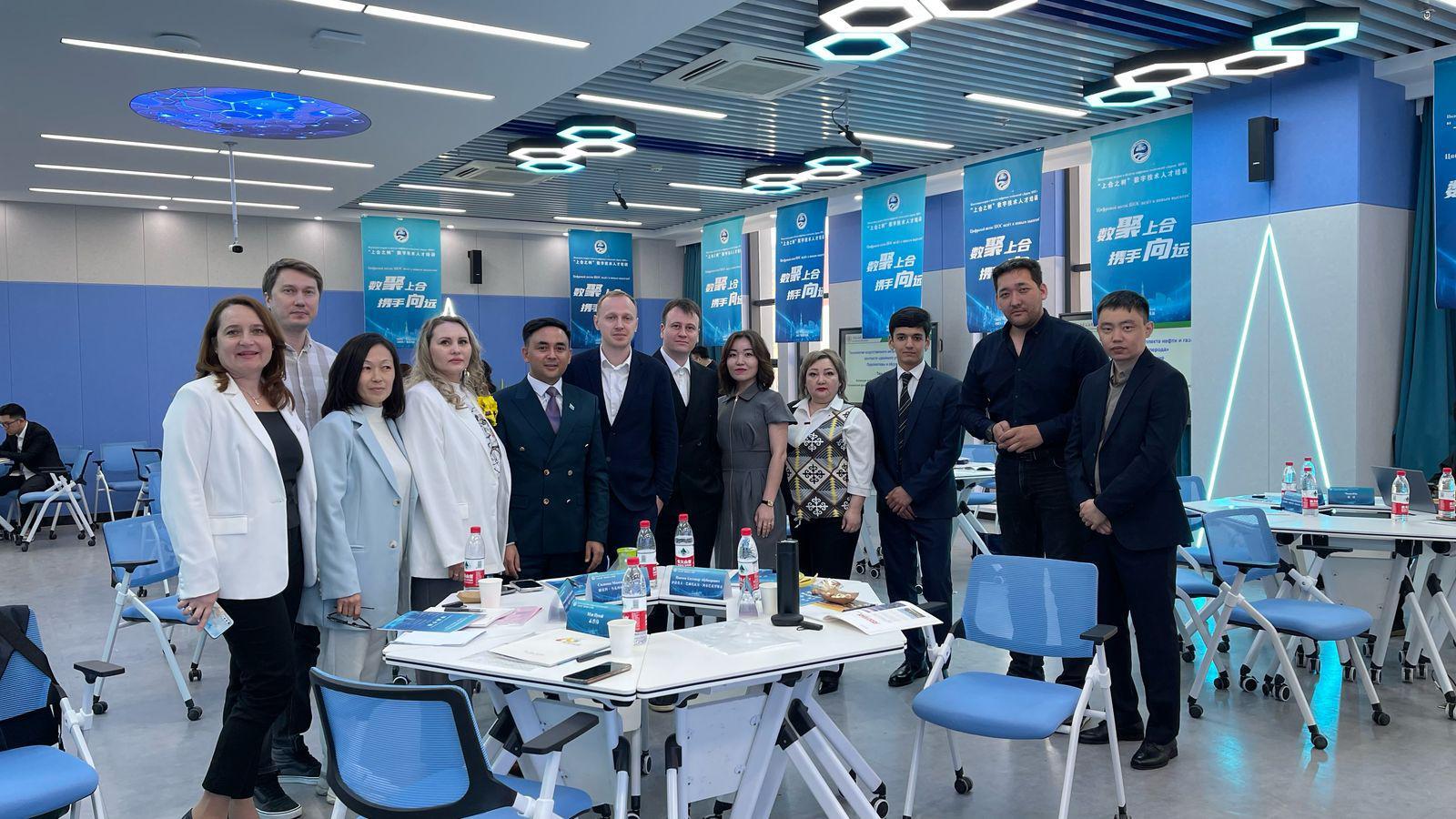 Делегация ВКО прибыла в город Карамай (СУАР КНР)