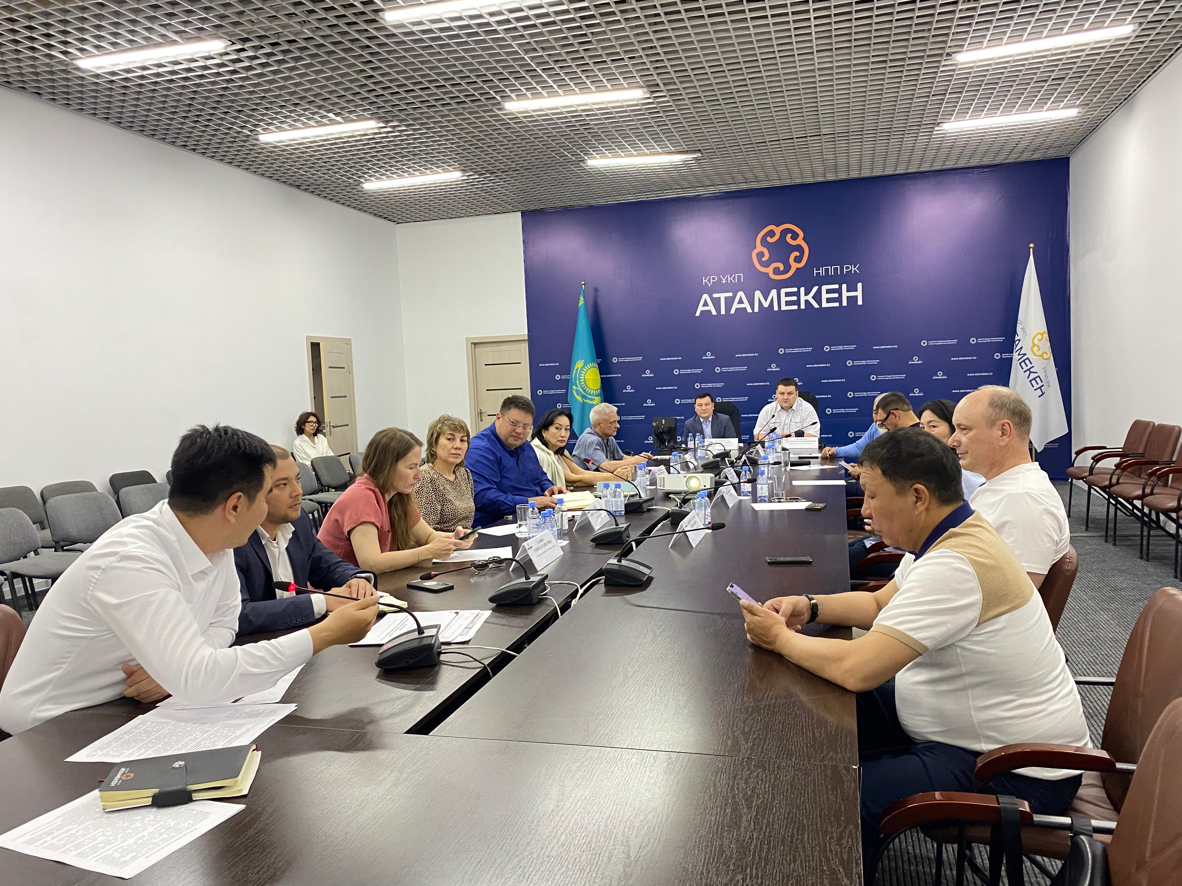 Поддержка бизнеса в Карагандинской области: ключевые вопросы обсудили на заседании Регионального совета