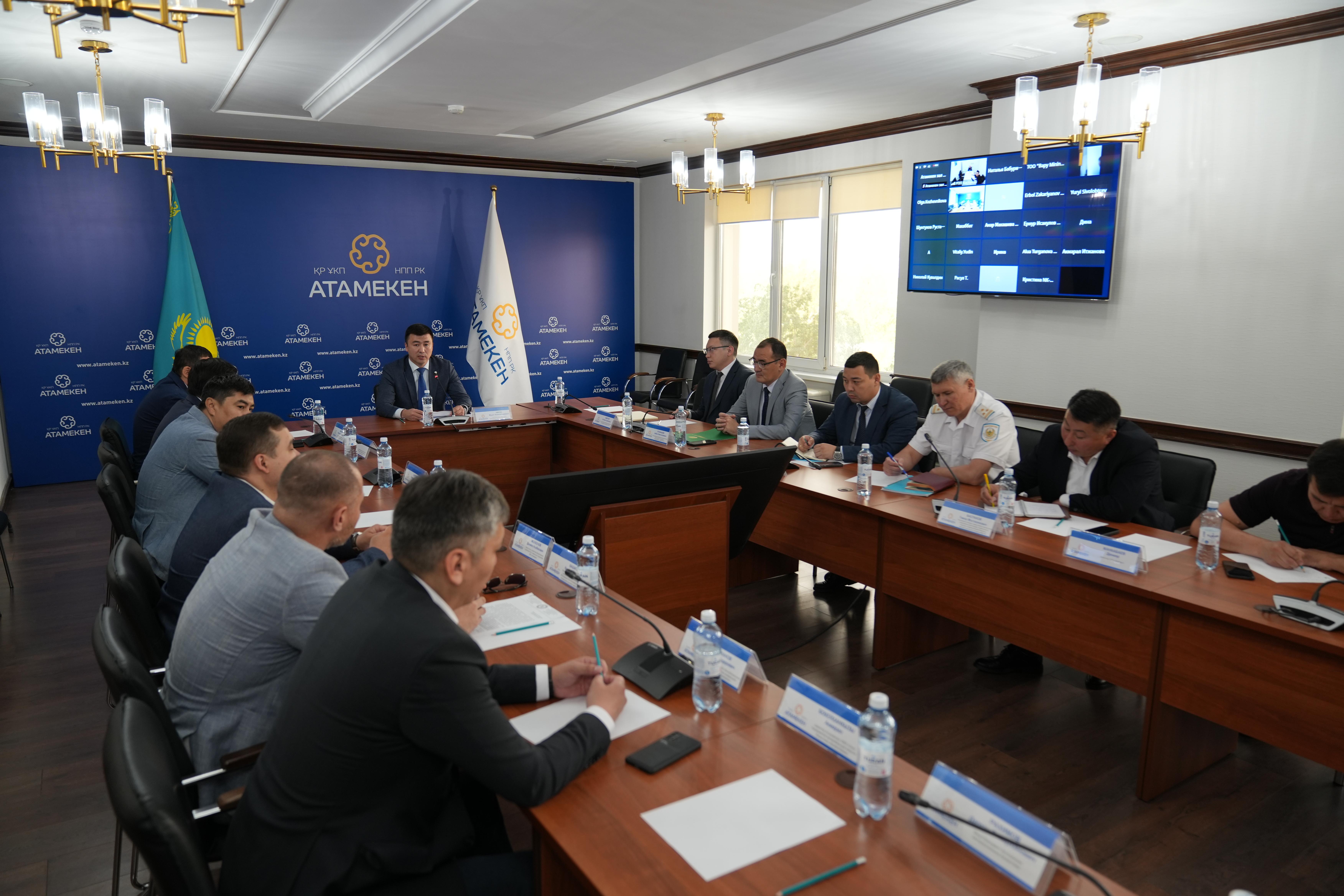 Самосвалы под запретом: бизнес предупреждает о срывах строек и росте цен на жильё