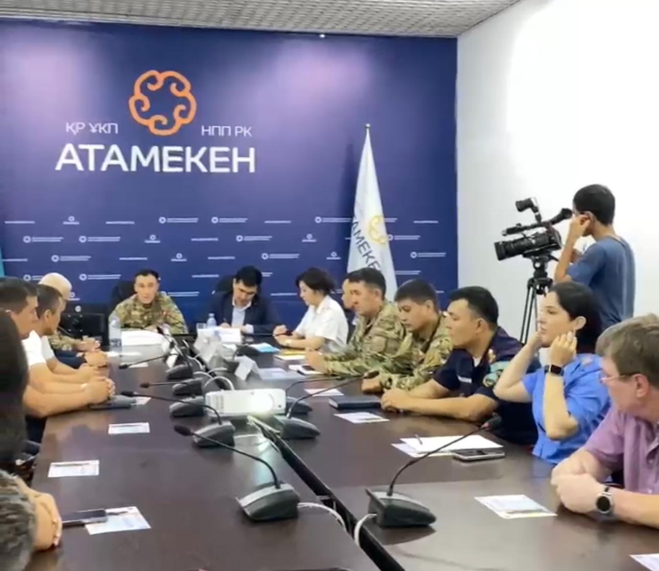 В Караганде обсудили участие бизнеса в профилактике выпадения детей из окон