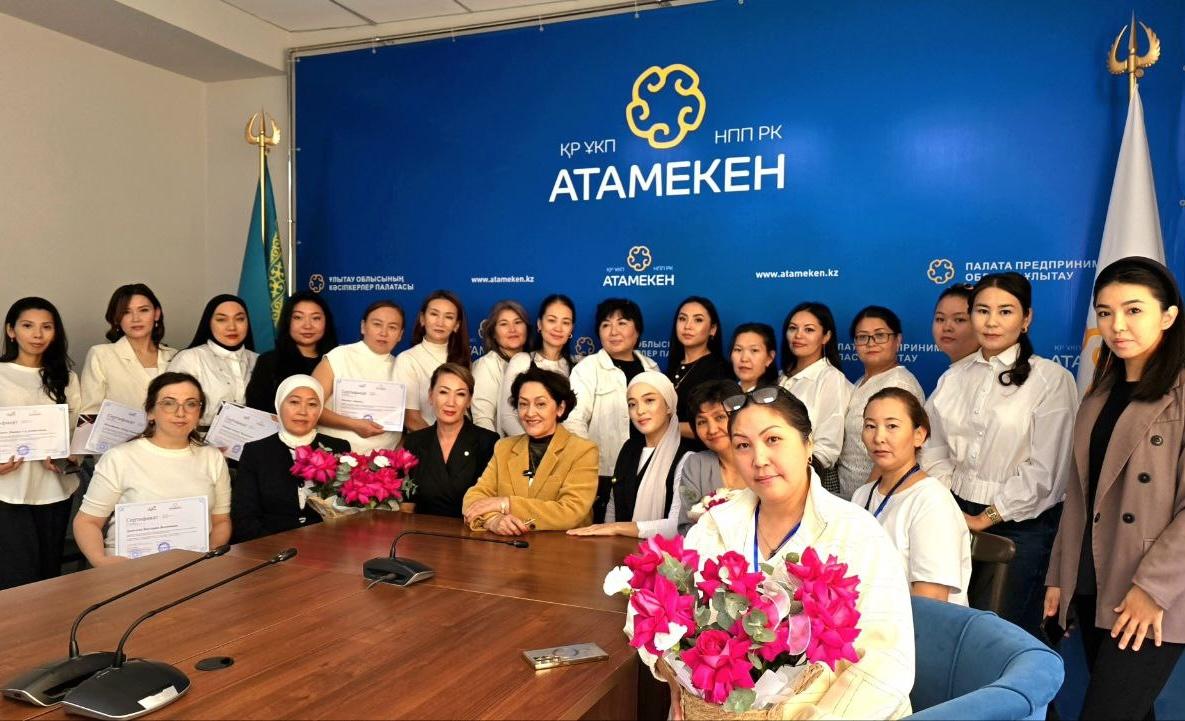 В Палате предпринимателей области  Ұлытау завершилось обучение по курсу "Визажист"