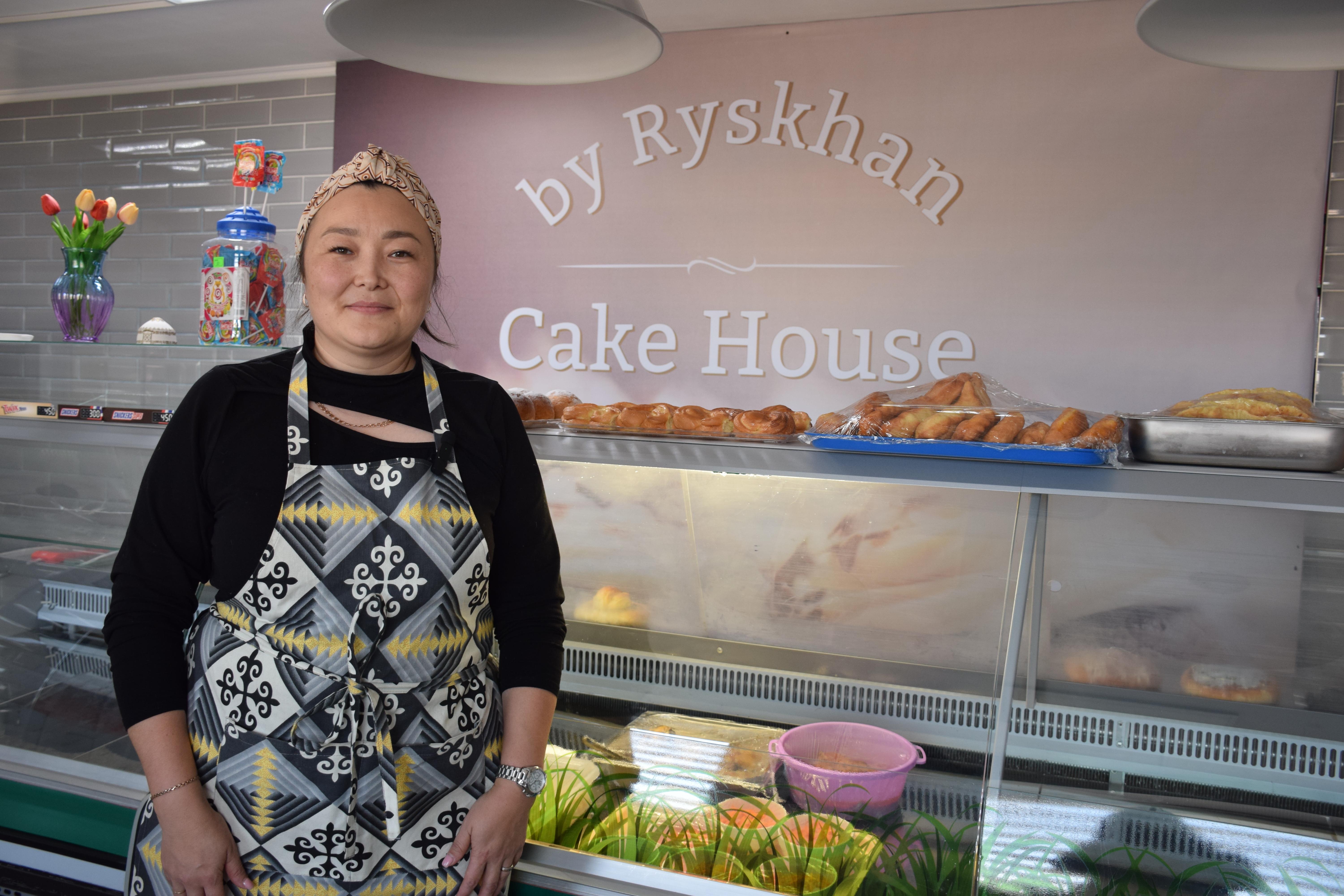 Из юриста в кондитеры: Североказахстанка Рысхан Сарсекеева открыла свою кулинарию