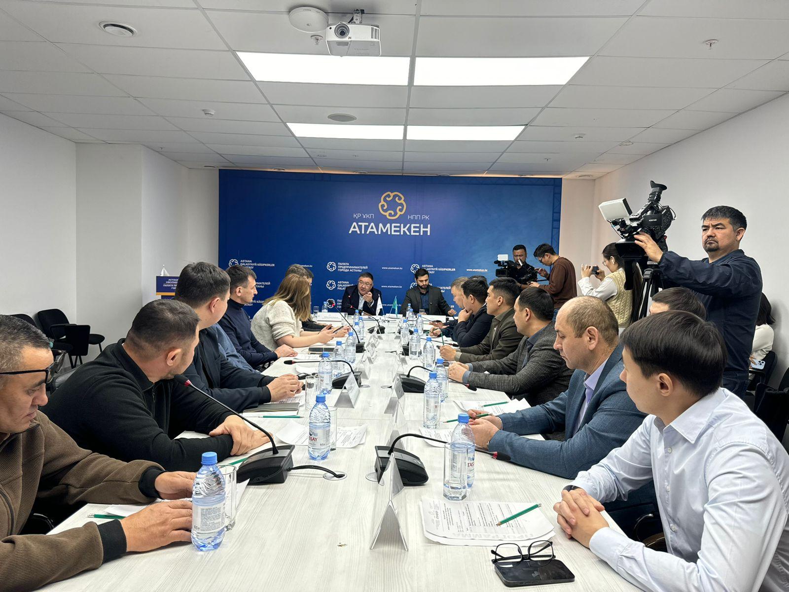 Ограничения для большегрузов ставят под угрозу темпы строительства в Астане